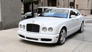 Bentley Brooklands. El clásico, elegante y lujoso, coupé de gran turismo.